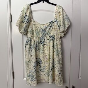 Arula floral white dress with puffy sleeves NWT